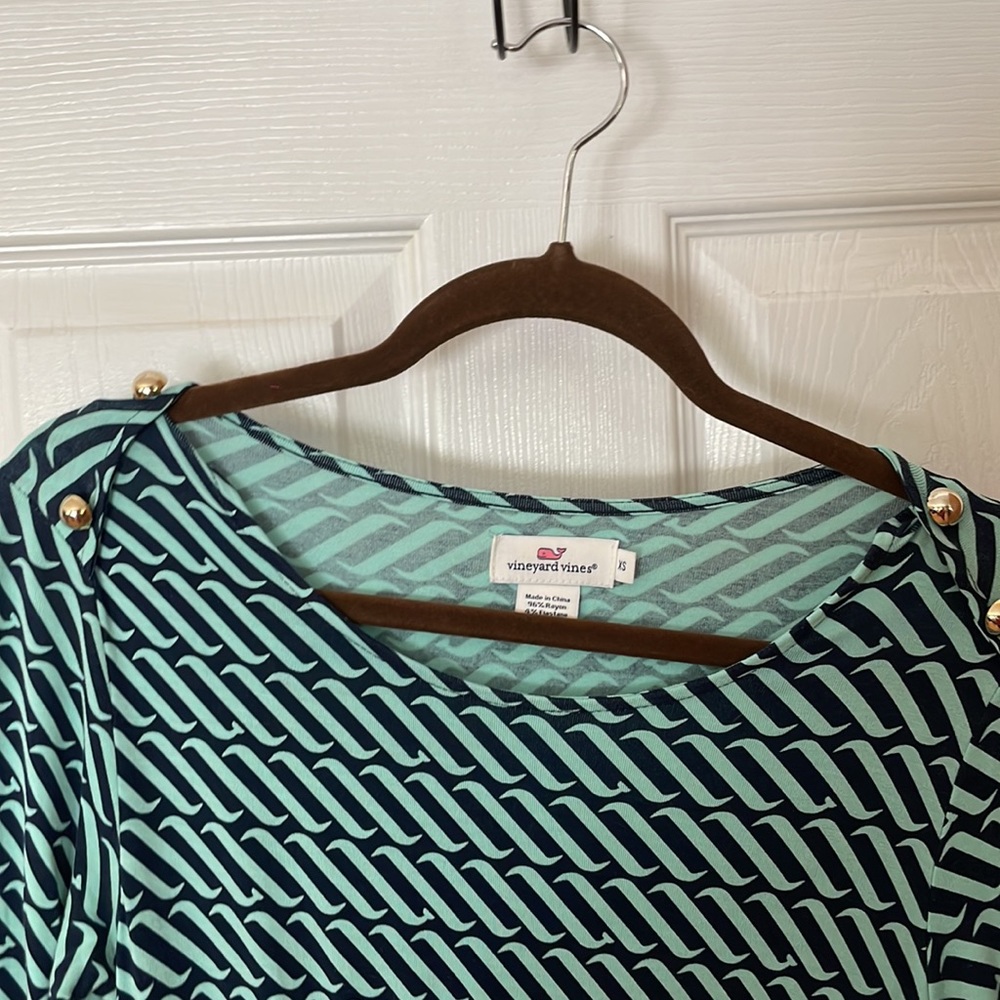 Like new vineyard vines dress, worn only once, size extra small. Just gorgeous! - Picture 9 of 12